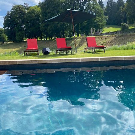Domaine De Montmery Sa Piscine Son Jardin Ses Espaces Ambazac Exteriér fotografie
