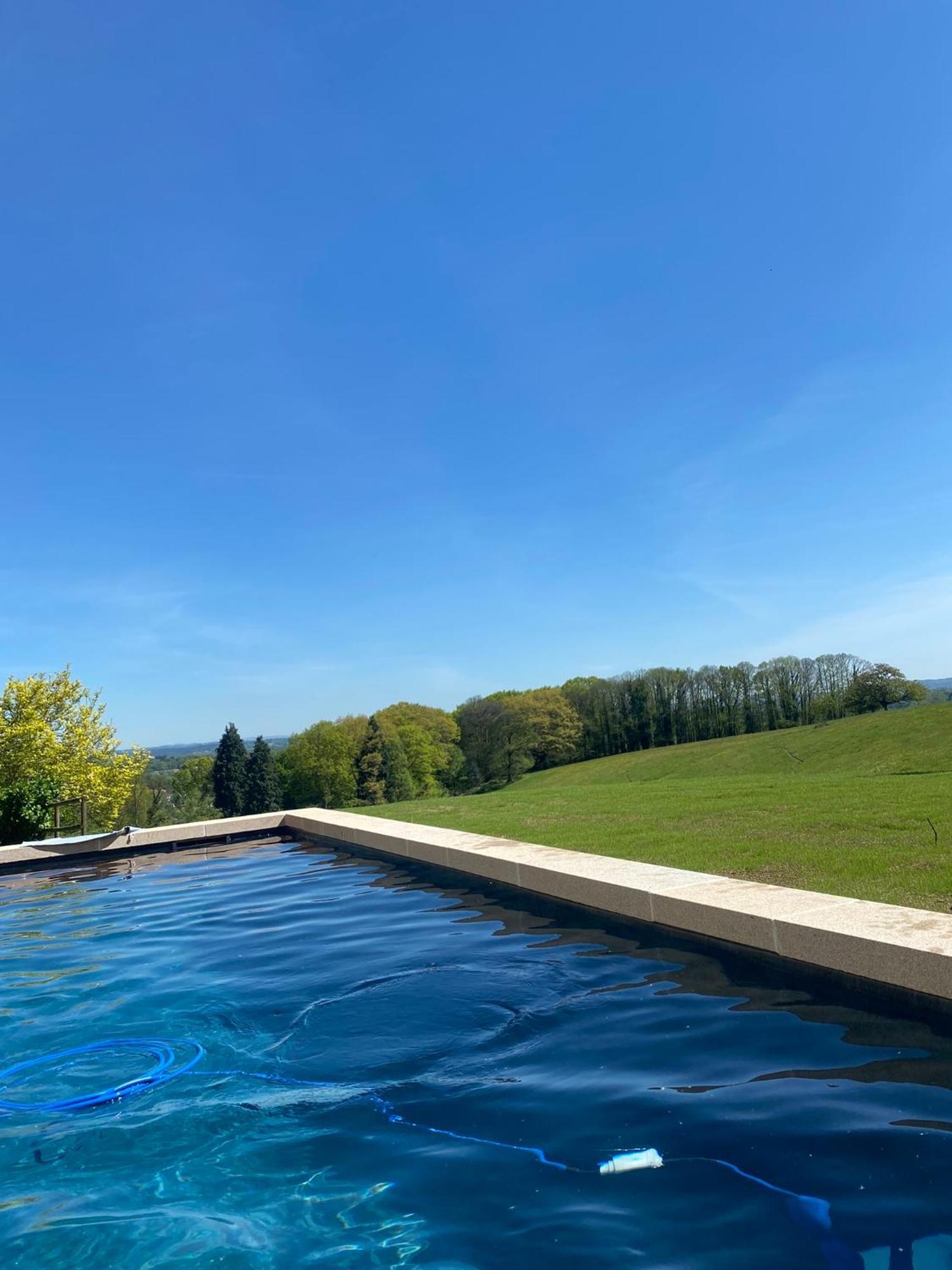 Domaine De Montmery Sa Piscine Son Jardin Ses Espaces Ambazac Exteriér fotografie
